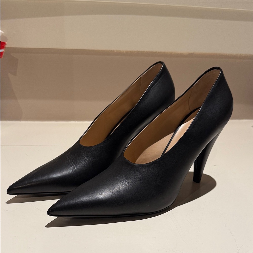 MaxMara high vamp  pointed toe pump Black Leather Heels size 41